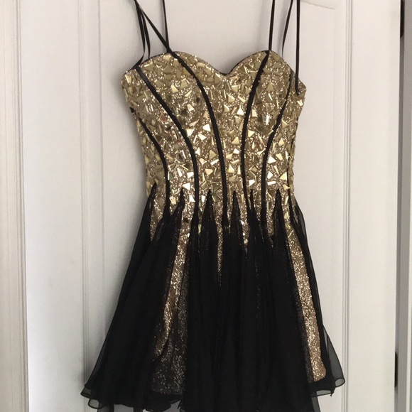 La Femme Dresses & Skirts - La Femme gold and black Homecoming/cocktail dress
